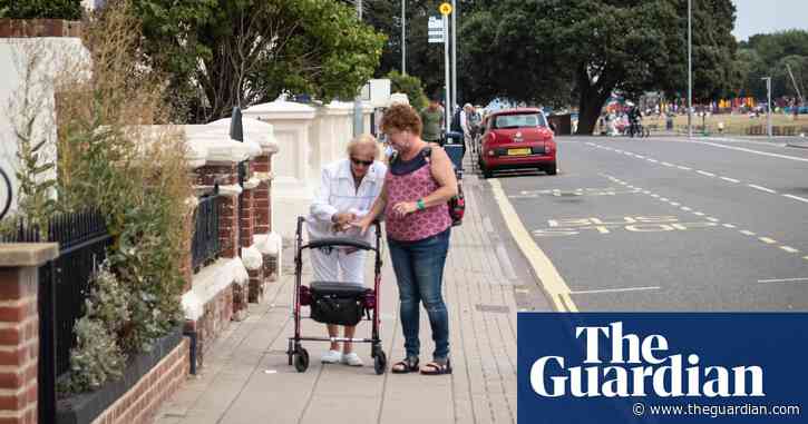 Calls to end ‘persecution’ of carers over UK benefits rule breaches