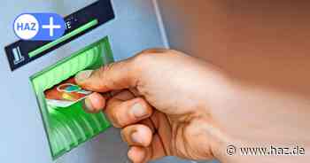 Polizei Hannover bittet um Hilfe: Wer hat diesen Betrüger am Geldautomaten gesehen?