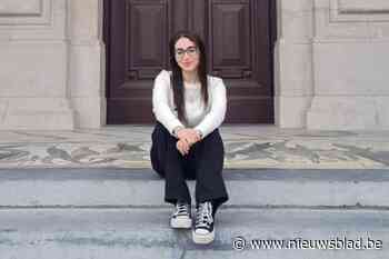 Voorzitter Antwerpse Jeugdraad Imane Arrahmouni (17) roept jongeren op hun stem te laten horen: “De politiek luistert wel, maar is ons snel weer vergeten”