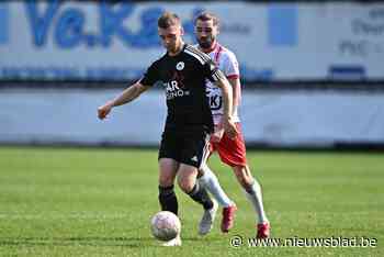 Arne Van Den Eynde (Eendracht Aalst) op weg naar HSV Hoek