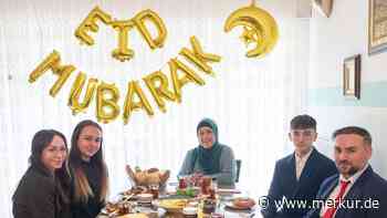 Beten und schlemmen zum Zuckerfest: Besuch beim muslimischen Fastenbrechen