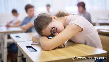 Late Bedtime, Irregular Sleep Tied to Academic Problems in Teens