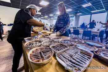 Bewoners asielcentrum Prinsenhof vieren samen suikerfeest: “Moslims en niet-moslims”