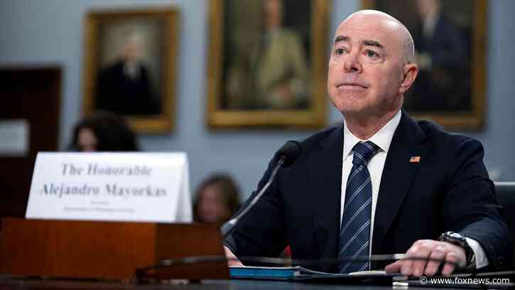 Mayorkas deflects when asked if ‘above 85%’ of illegal immigrants are released into the US