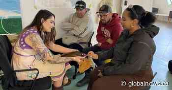 Indigenous artist enjoys sharing her culture in Calgary: ‘Really cool thing’