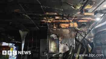 Burglar gang stole thousands and attacked police