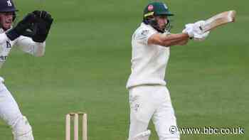 Kashif's second ton helps Pears build lead over Bears