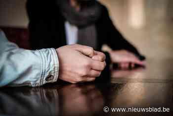 Man (34) staat terecht voor seksuele gesprekken en sturen van naaktfoto’s met 13-jarige: 1 jaar cel gevraagd