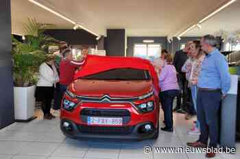Winnares uit Loenhout van eindejaarsactie Unizo Groot-Brecht schenkt auto weg aan broer: “Zijn wagen was na 21 jaar versleten”