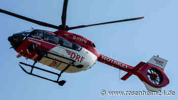 Kind (5) bei Obing von Auto erfasst und verletzt – Hubschrauber im Einsatz