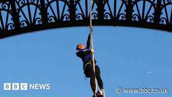 Rope climber attempts world record at Eiffel Tower