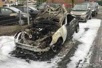 Totalschaden nach Autobrand am Alfred-Krupp-Weg