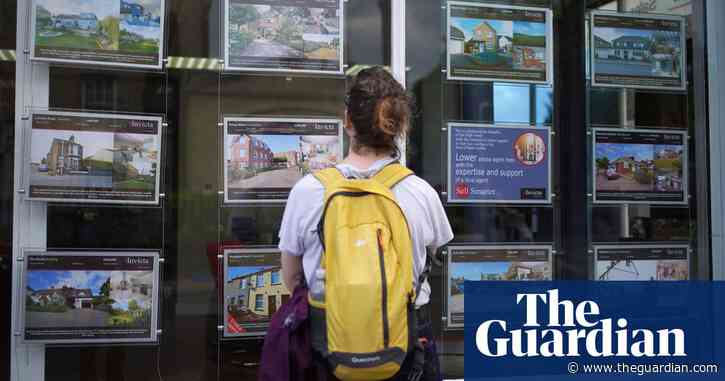 UK house prices should return to growth in next year, Rics survey shows