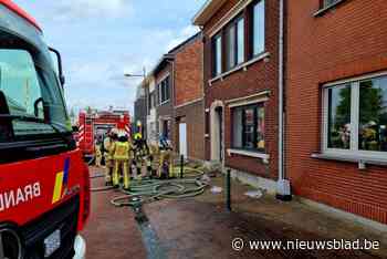 Pot op fornuis vat vuur in Breendonkse rijwoning: keuken loopt schade op