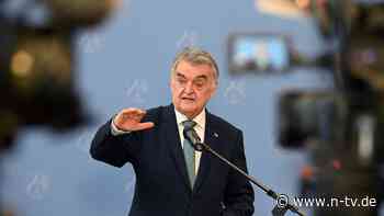 Jugendliche unter Terrorverdacht: Reul: Sicherheitsbehörden haben "Schlimmeres verhindert"