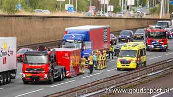 Flinke file A12 na ongeval twee vrachtwagens knooppunt Gouwe