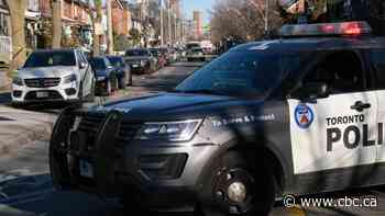 Toronto police officer stabbed, suspect shot in west Toronto