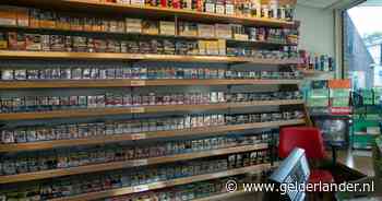 Kassamedewerkster (18) leidt superdeluxe leventje, maar dan blijkt plotseling hóe ze aan het geld komt