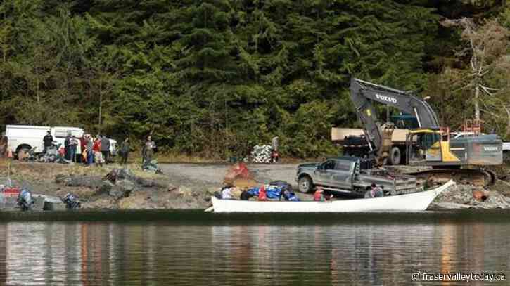 B.C. rescue team regroups after little orca thwarts capture in remote lagoon