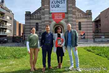 Dichters schrijven over werken die in het Kunstuur hangen: “Beeld is vaak een inspiratiebron voor woord”