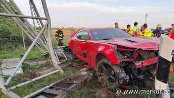 Schwerer Unfall auf der A8 bei München: Zeugen leisten erste Hilfe für jungen Mann