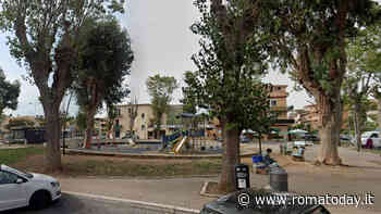 Dramma in piazza: donna muore su una panchina