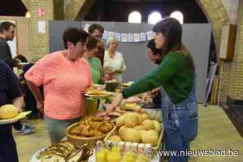 Buurt Heilig Kruis ontbijt in de kerk