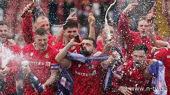 Wrexham mit Durchmarsch-Aufstieg: Der Hollywood-Klub mischt Englands Fußball auf