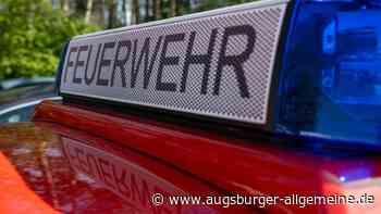 Schwerer Unfall bei Greifenberg: Auto prallt frontal gegen Baum