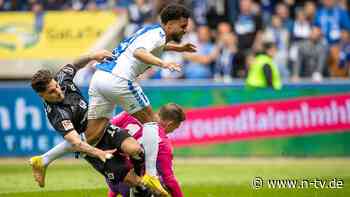 Rote Karte und zwei Elfmeter: Tollpatschiger HSV erkämpft ganz spät einen Punkt