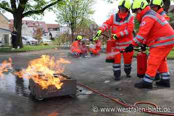 Retter müssen Theoriefragen, Grillunfall und Evakuierung meistern