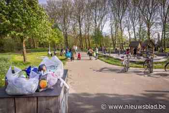 De keerzijde van een zonnig weekend: parkbezoekers laten veel afval achter in het Rivierenhof