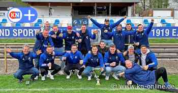 Nach Meisterschaft und Aufstieg: Spontane Party beim TuS Rotenhof