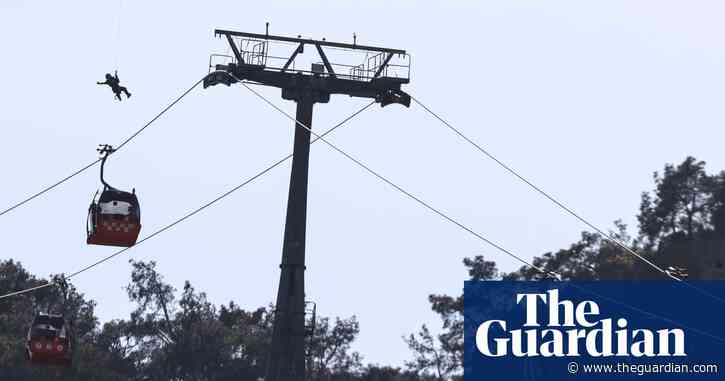 Last of 174 people rescued from stranded cable cars in Turkey