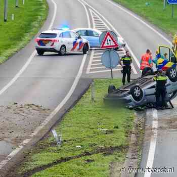 Beschonken vrouw (27) veroorzaakt ravage op N35: rijbewijs ingevorderd