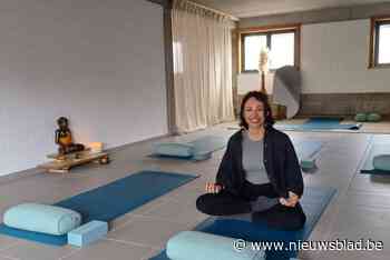 Florence start yogalessen in druk stadscentrum: “Hier vind je even rust”
