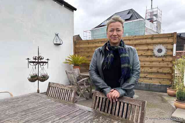 Nathalie (45) krijgt na heisa verlenging voor uitbating zomer- en winterbar in oude boerderij in Bredene: “Altijd de bedoeling geweest om de buurt te versterken”