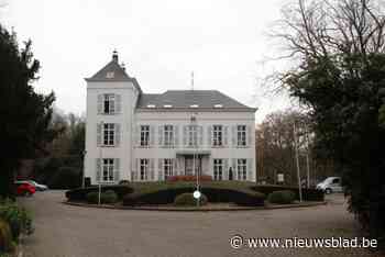 Ceremoniële evenementen en lift voor gemeentehuis, diensten Burgerzaken en Ruimte verhuizen naar hovenierswoning