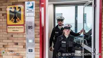 Bei „Nackt-Tanz“ in S-Bahn Penis entblößt – am Ende muss auch „Opfer“ abgeführt werden