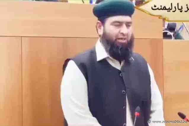 PS’er die omstreden bezoek van imam aan Brussels Parlement organiseerde, eist 2 miljard euro schadevergoeding van stad Brussel: “Mijn leven staat op zijn kop”