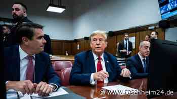 Prozess gegen Trump: Ex-Präsident betritt Gericht und schimpft drauf los
