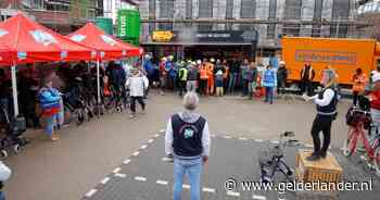 Bouwvakkers in protest op bouwplaats in Nijmegen-Noord: ‘Eerder stoppen met zwaar werk’