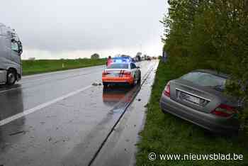 Auto in berm A19, geen gewonden
