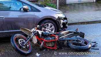 112-nieuws: bromfietser knalt tegen geparkeerde auto • veel gevallen bomen
