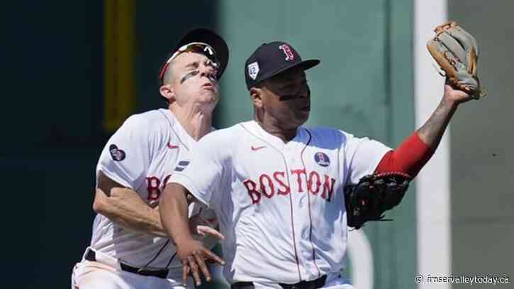 Red Sox LF Tyler O’Neill leaves game against Guardians after collision with teammate