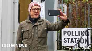 Can I take a selfie at a polling station?