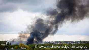Großbrand in Braunschweiger Industriegebiet: Explosionen