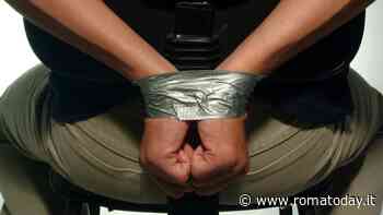 "Violento i tuoi genitori e ti taglio a pezzi": le minacce e le torture a chi non pagava la droga