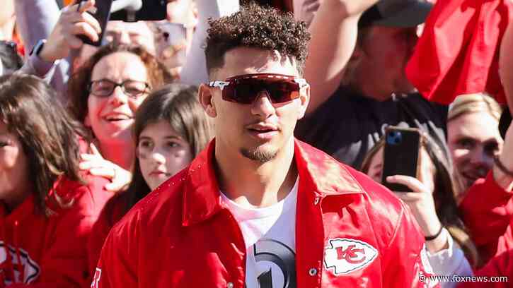Patrick Mahomes explains why he avoided calling for tight gun-control laws after shooting, endorsing president