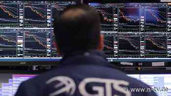 Powell drosselt Zinshoffnungen: Dow schließt im Plus, Nasdaq verliert